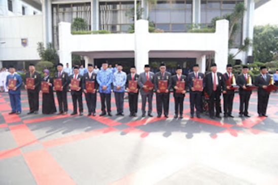 Satyalancana Karya Bhakti Praja Nugraha Penghargaan Kedua Minggu Ini Untuk Wali Kota Bandung