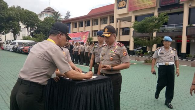 Kapolda Jabar Ambil Sumpah dan Tandatangani Fakta Integritas Peserta Dikbangum Polri