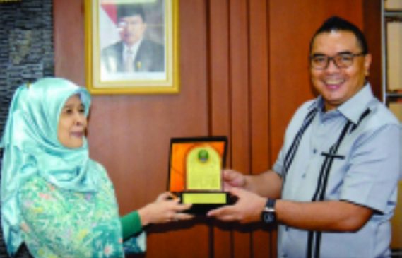 Komisi I DPRD Jabar Minta Kemenkominfo Perhatikan KI Daerah