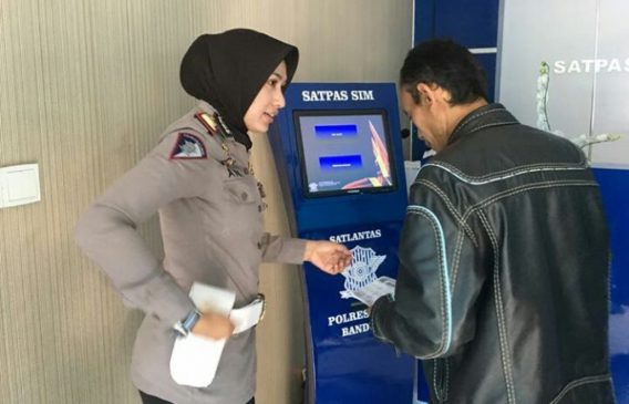 Maksimalkan Pelayanan, Hari Ini Satpas Polrestabes Bandung Berlakukan FIFO