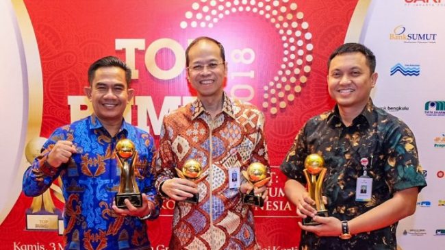 Ahmad Irfan Raih TOP CEO BUMD, dan bank bjb TOP BPD, BUMD 2018