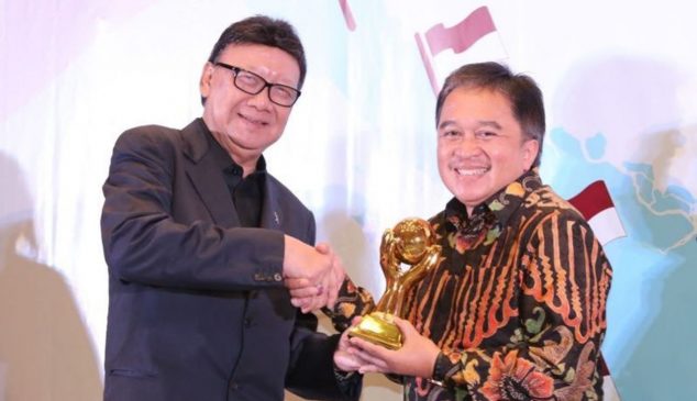 Pemkot Bandung Sabet Penghargaan UHC JKN KIS