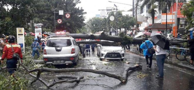 Diskar PB Kota Bandung Siaga Antisipasi Bencana Akibat Cuaca Buruk