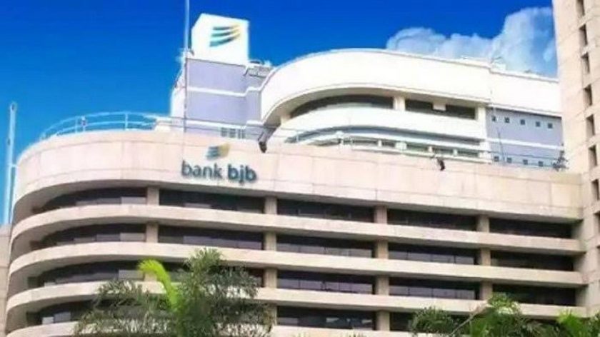 Pejabat bank bjb Mengembalikan uang-KCR ke Pemprov Jabar