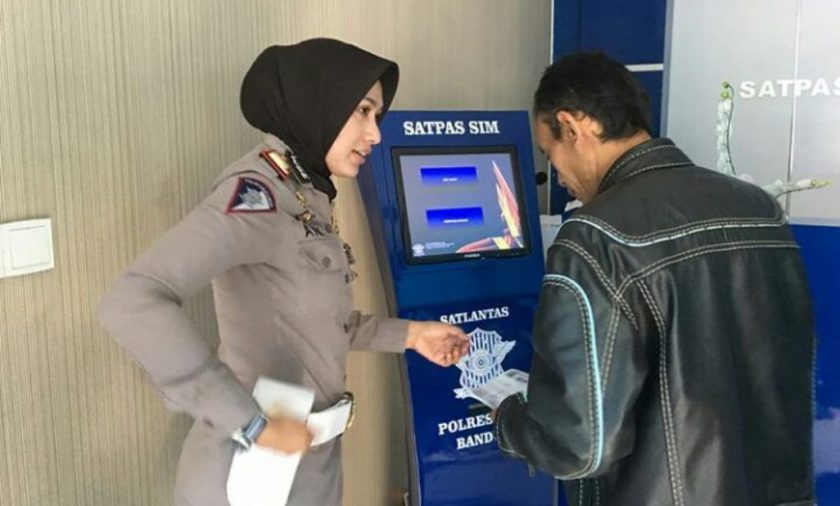 Satlantas Polrestabes Bandung Gratiskan SIM Bagi Warga Kota Bandung Yang Bernama Agus