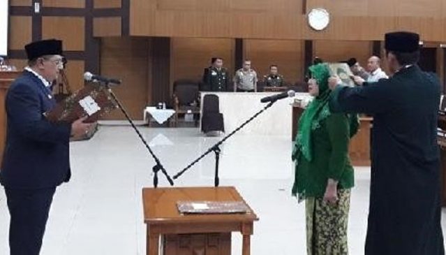Eni Rifati Dilantik Sebagai Anggota Komisi V DPRD Jabar