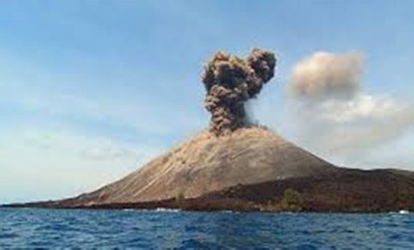 Kemenpar dan Jababeka Grup Salurkan Bantuan Tsunami Selat Sunda