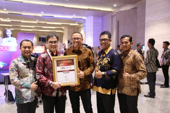 bjb Sabet Platinum Award Ajang Corporate Secretary & Corporate Communication Award