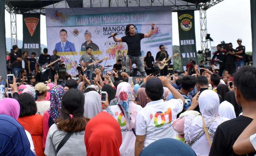 Ribuan Warga Majalengka Ikuti Jalan Sehat Majalengka Raharja