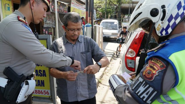 Antisipasi Aksi 22 Mei, Polres Bandung Bersama TNI Lakukan Penyekatan Massa