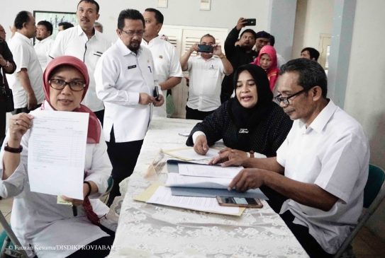 Kadisdik Jabar Ikuiti Simulasi PPDB di SMAN 2 Bandung