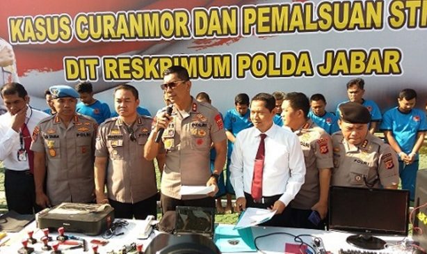 Polda Jabar Ungkap Pelaku Curanmor Dan Pemalsu Ratusan STNK