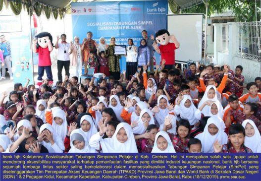 Dorong Aksesibilitas Masyarakat, bank bjb Sosialisasikan Tabungan SimPel di SDN 1 Pegagan Kidul Cirebon