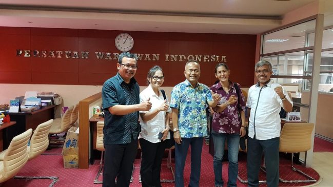 PWI Pusat Disambangi Bikers dan Pendaki Gunung Yanni Krishnayanni