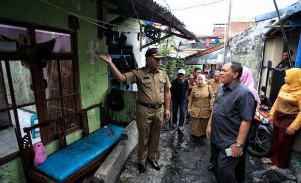 Wali Kota Bandung, Oded Pastikan Bantuan Logistik Korban Kebakaran Asep Berlian Aman