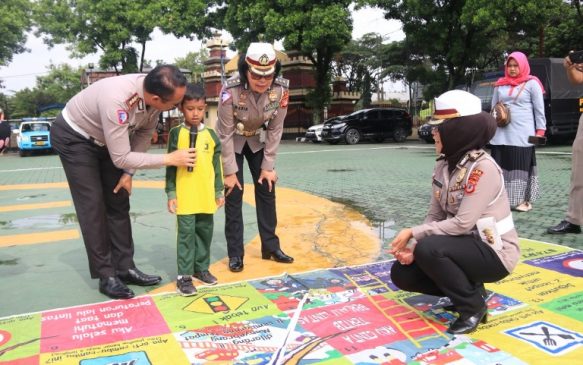 Dirlantas Polda Jabar Terima Kunjungan Siswa-Siswi Himpaudi, Dalam Rangka Studi Wisata Dengan Kegiatan Polsanak