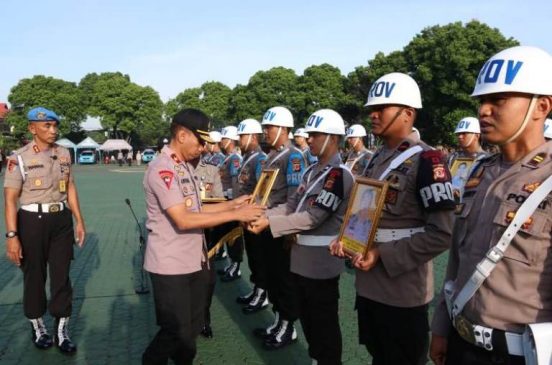 Polda Jabar Lakukan PTDH Kepada 16 Personelnya