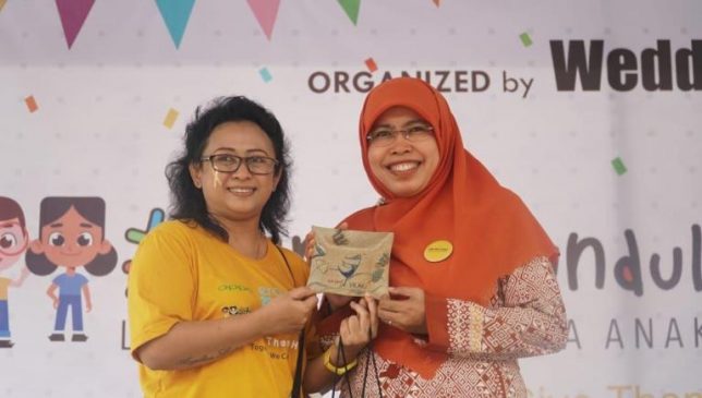 Peringati Hari Kanker Anak, Puluhan Warga Kota Bandung Gunduli Kepala