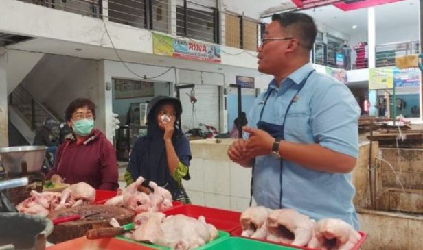 Yosa Octora Sosialisasi Bahaya Covid-19 di Pasar Baru Kab. Kuningan