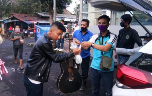 Agenda Rutin PWI Kota Bandung, Bagikan Takjil di Tengah Pandemi Covid-19