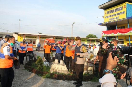 Kapolres Garut Polda Jabar Dikunjungi Dirjen Perhubungan Darat di Pos Terpadu Limbangan