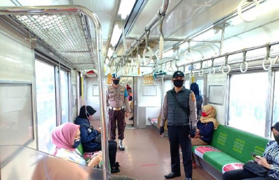 Polresta Bogor Polda Jabar Lakukan Pemantauan Masyarakat Pengguna KRL