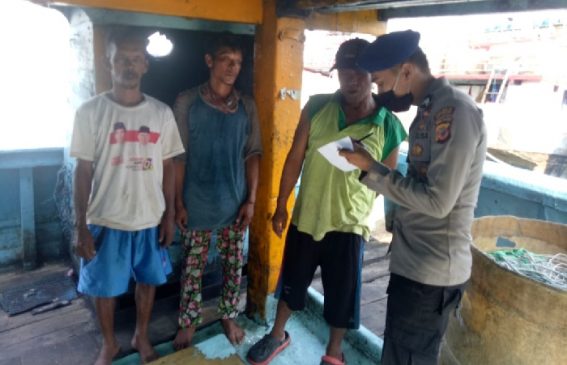 Sat Polair Polres Sukabumi Behasil Evakuasi 2 Korban Laka Laut
