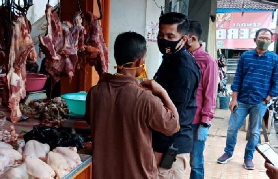 Jelang Lebaran, Satgas Pangan Polres Ciamis Polda Jabar Cek Penjual Daging Sapi di Pasar