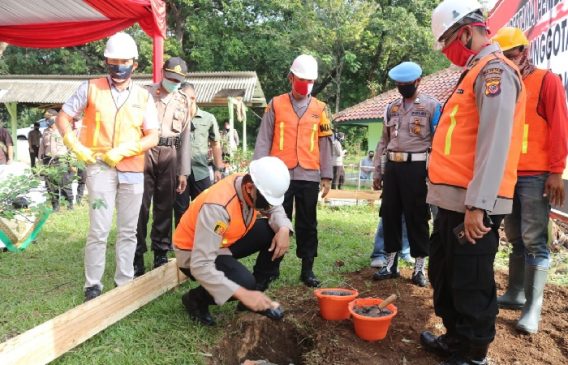 Kapolres Majalengka Polda Jabar Pimpin Peletakan Batu Pertama Pembangunan Rusus Dinas Polri