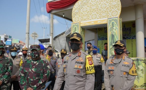Kapolda Jabar Bersama Pangdam III/Siliwangi Cek Jalur Lalin dan Tinjau Pospam Ops Ketupat Lodaya 2020