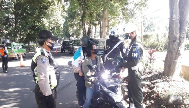 Polresta Bogor Polda Jabar Terapkan Check Point PSBB Tahap III