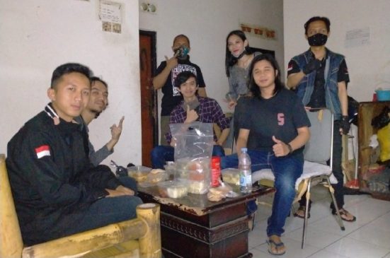 Bandung Youth Care Gulirkan Gerakan 1.000 Opor Lebaran di Kosan