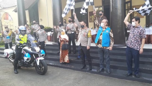 Dalam Rangka Hari Bhayangkara ke-74, Polrestabes Bandung Polda Jabar Laksanakan Baksos