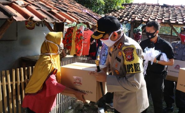 Sambut HUT Bhayangkara ke-74, Polres Majalengka Polda Jabar Gelar Baksos