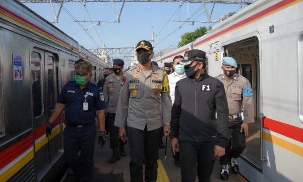 Kapolda Jabar Tinjau Situasi KA Bogor Dalam Rangka New Normal