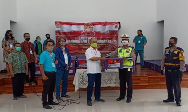 Polda Jabar Salurkan 100 Paket Sembako ke Gereja Bethel Bandung