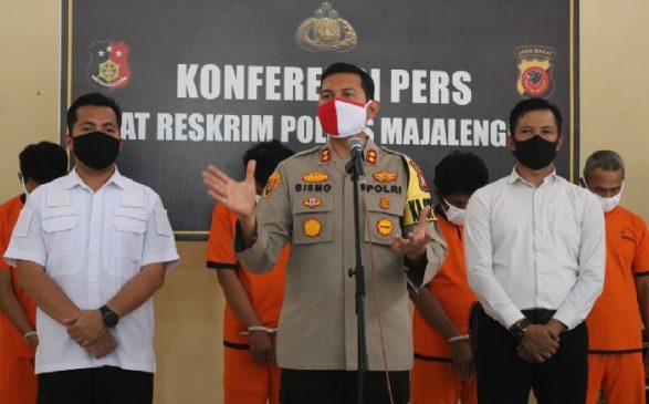 Sat Reskrim Polres Majalengka Polda Jabar Amankan Delapan Pelaku Illegal Logging