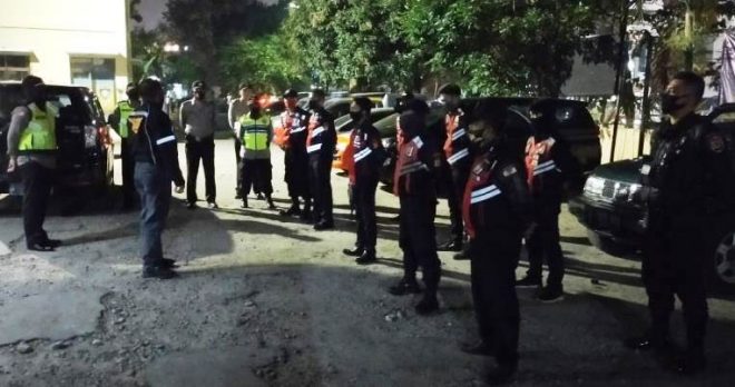 Polrestabes Bandung Lakukan Kegiatan Rutin Yang Ditingkatkan (KRYD) dan Kontrol Pos Kamling di Wilayah Polrestabes Bandung