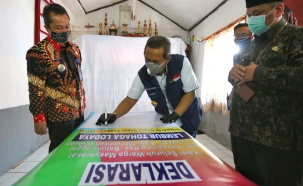 Yana Resmikan Lembur Tohaga Lodaya di Kelurahan Kacapiring