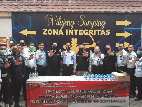 Polres Purwakarta Polda Jabar Tes Urine Seluruh Pegawai Lapas Kelas II B Purwakarta