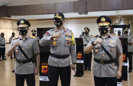 Kapolda Jabar Pimpin Upacara Sertijab Wakapolda, Kabid Humas, Kabid Dokkes dan Kapolres Cianjur
