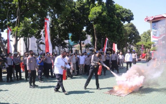 Bid Propam Bersama Yanma Polda Jabar Adakan Pelatihan Penanganan Kebakaran
