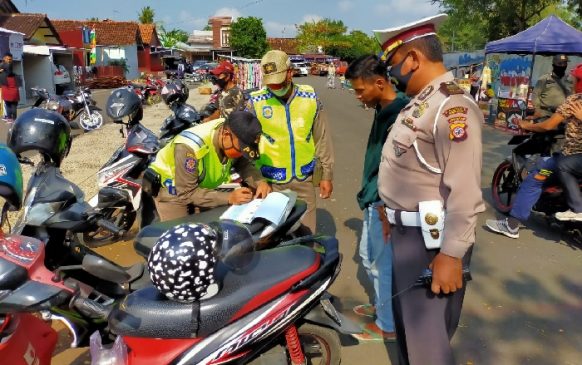 Polres Banjar Bersama Kodim 0613 dan Pemkot Banjar Tindak Pelanggar Protokol Kesehatan