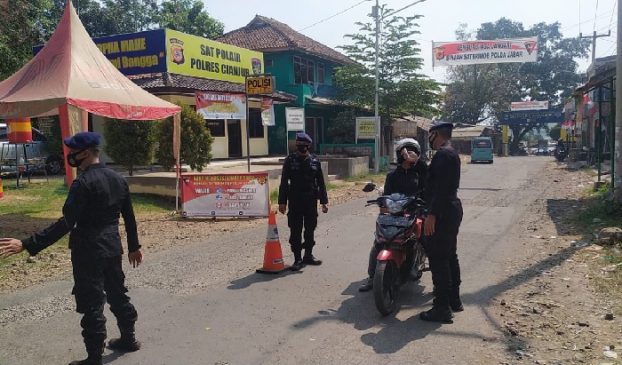 Sat Brimob Polda Jabar Tetap Terapkan Protokol Kesehatan di Kampung Tangguh Jangari