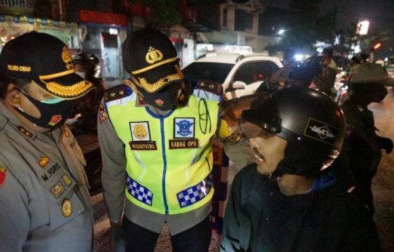 Polres Cimahi Gencar Giatkan Ops Yustisi dan Sosialisasikan 3M
