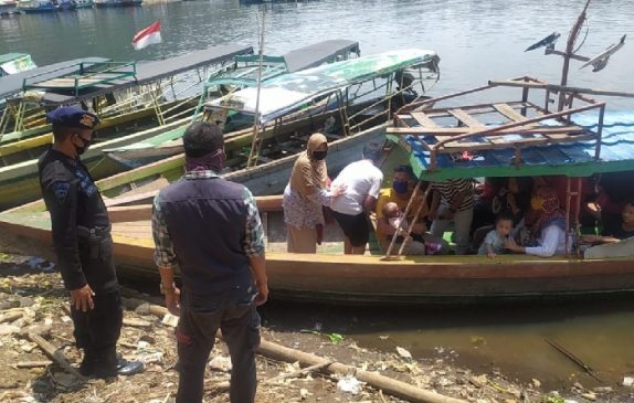 Sat Brimob Polda Jabar Berikan Edukasi AKB di Tempat Wisata Jangari