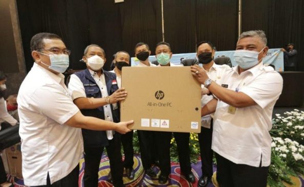 Sebanyak 151 Kelurahan Terima Bantuan Komputer Untuk Tingkatkan Layanan SLRT