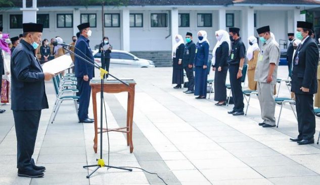 Wali Kota Bandung Lantik Iskandar Zulkarnaen Kepala BPPD Kota Bandung