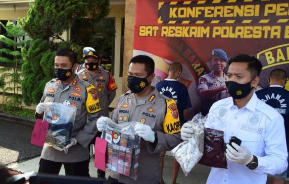 Polresta Bandung Ringkus Dua Spesialis Pencurian Toko