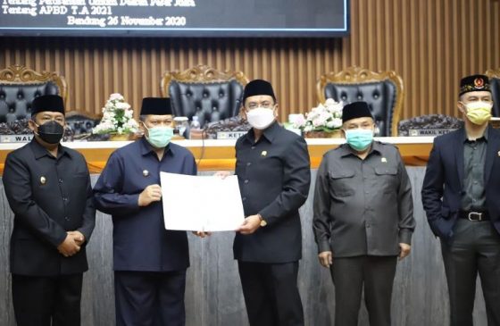 Rapat Paripurna DPRD Kota Bandung, Sahkan Tiga Raperda